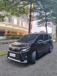 Pajak Panjang - Toyota Voxy 2.0 Bensin-AT 2018