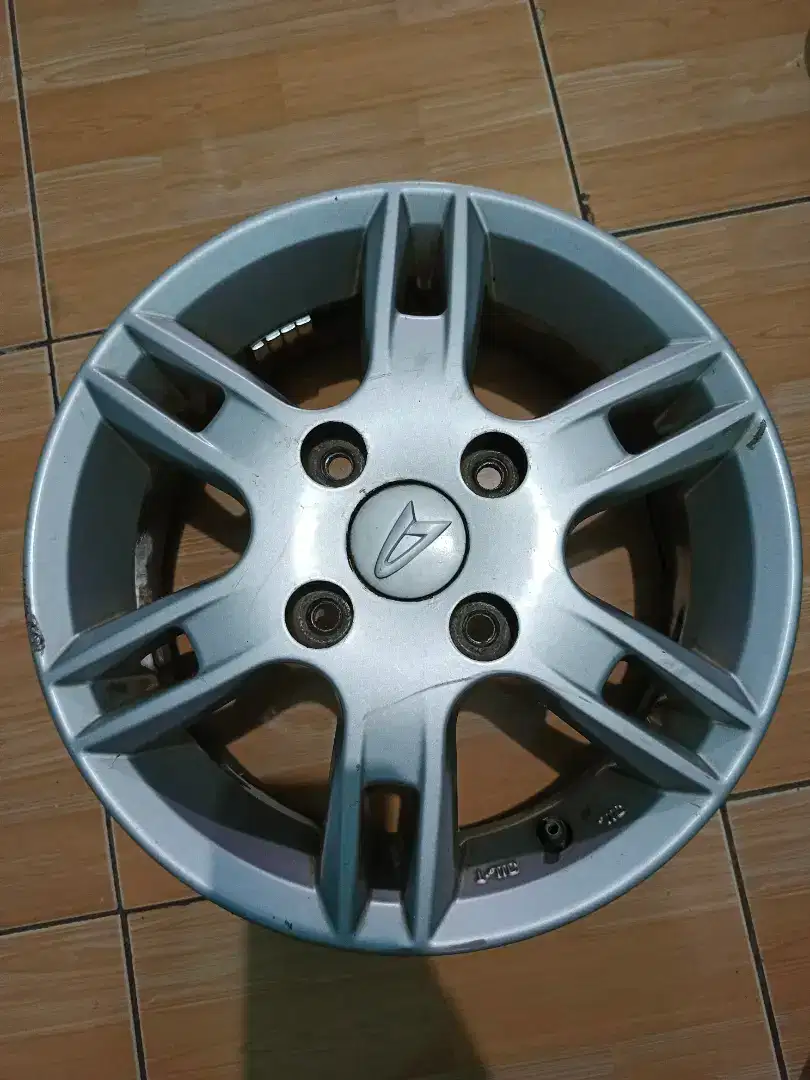 Velg R14 Daihatsu Xenia Xi 2011 Original Bawaan Pabrik
