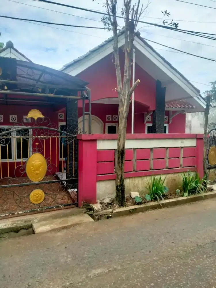Dijual Rumah Luas, Nyaman, Asri, Sejuk