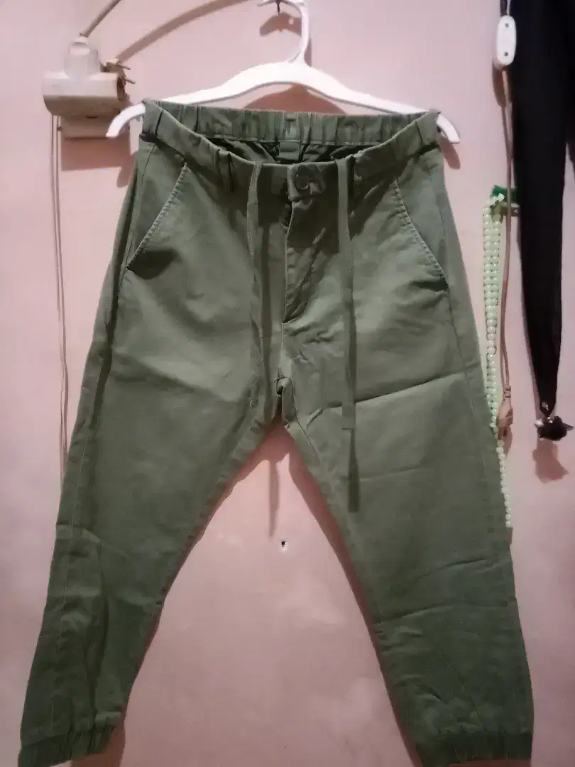 Celana joger uniqlo 100 rb aja