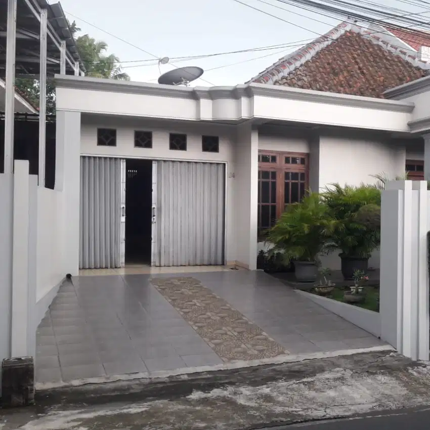 dijual rumah di jalan domas kota salatiga jawa tengah