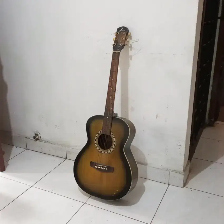 Gitar akustik merk avana