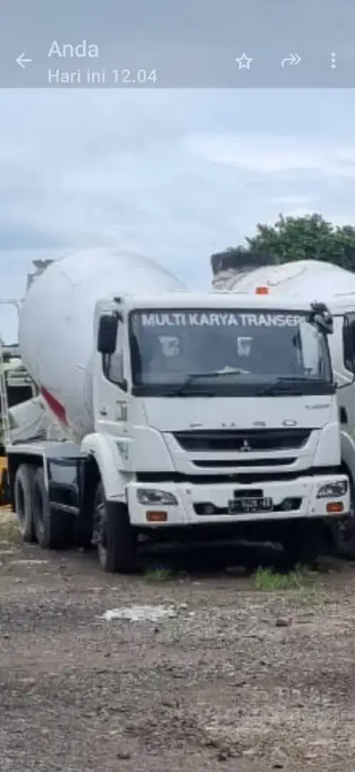 Truck mixer Mitsubishi Fuso capasitas 7 kubik tahun 2015