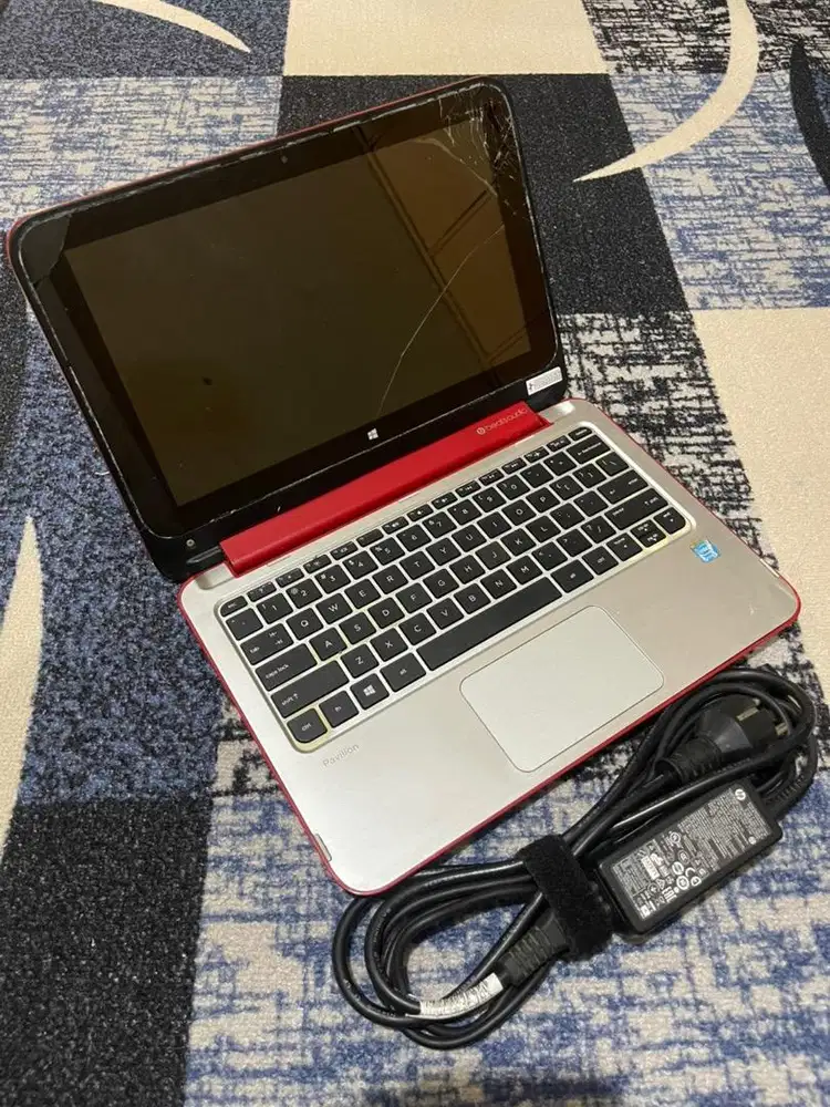 (GRATIS) Laptop Notebook HP Pavilion 11-n028TU x360 + Charger