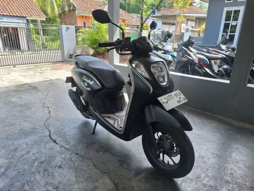 HONDA Genio CBS ISS 2023 Kumplit Low KM jarang pemakaian