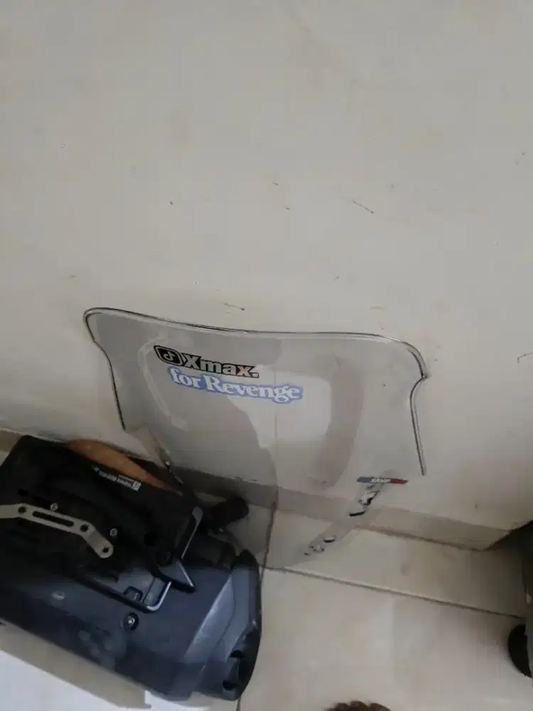 Windshield ori xmax old