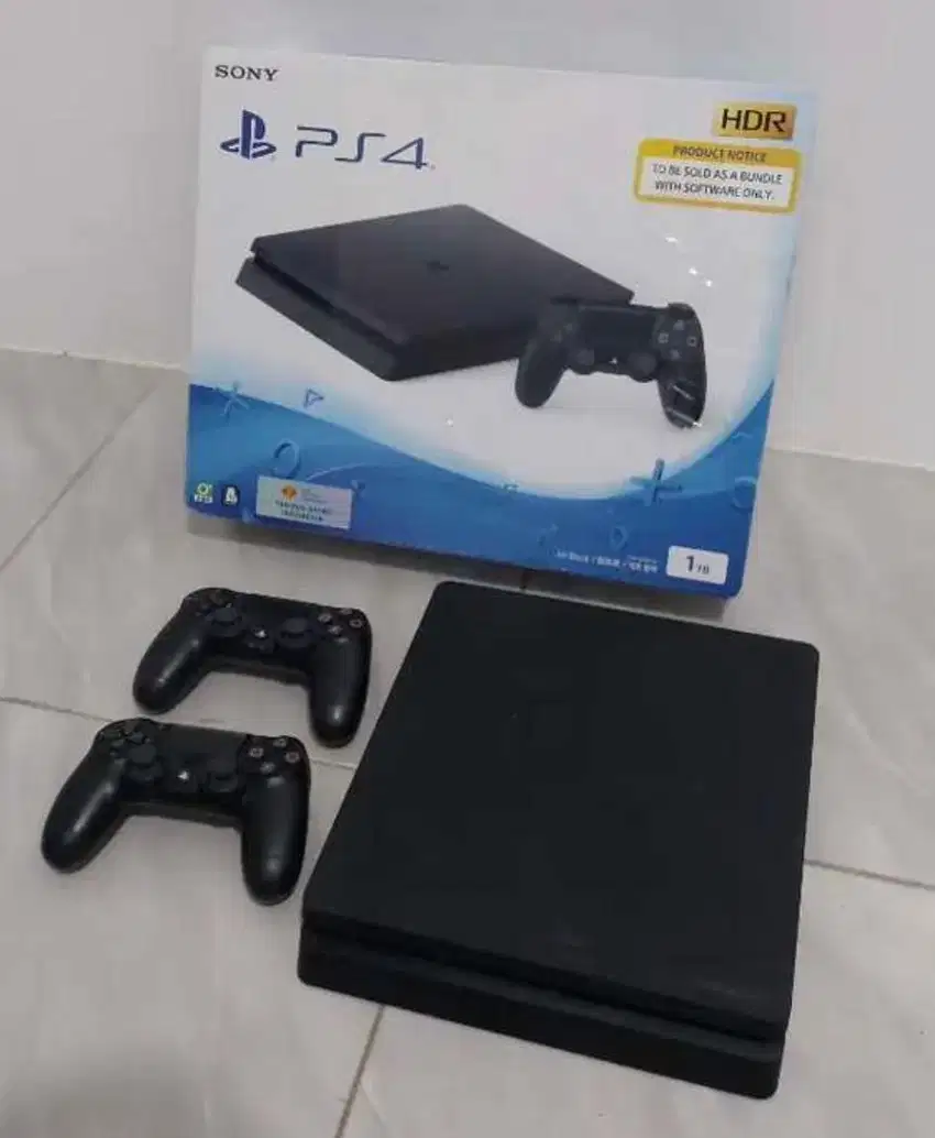 DIJUAL Playstation 4 (PS4) Slim 1 TB (1000GB) seri CUH-20XX (like new)