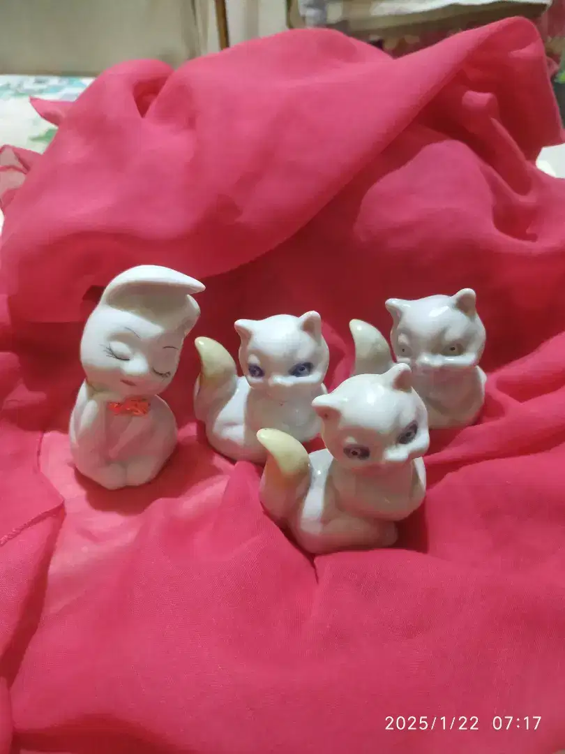 7 buah pajangan keramik kucing dan kelinci