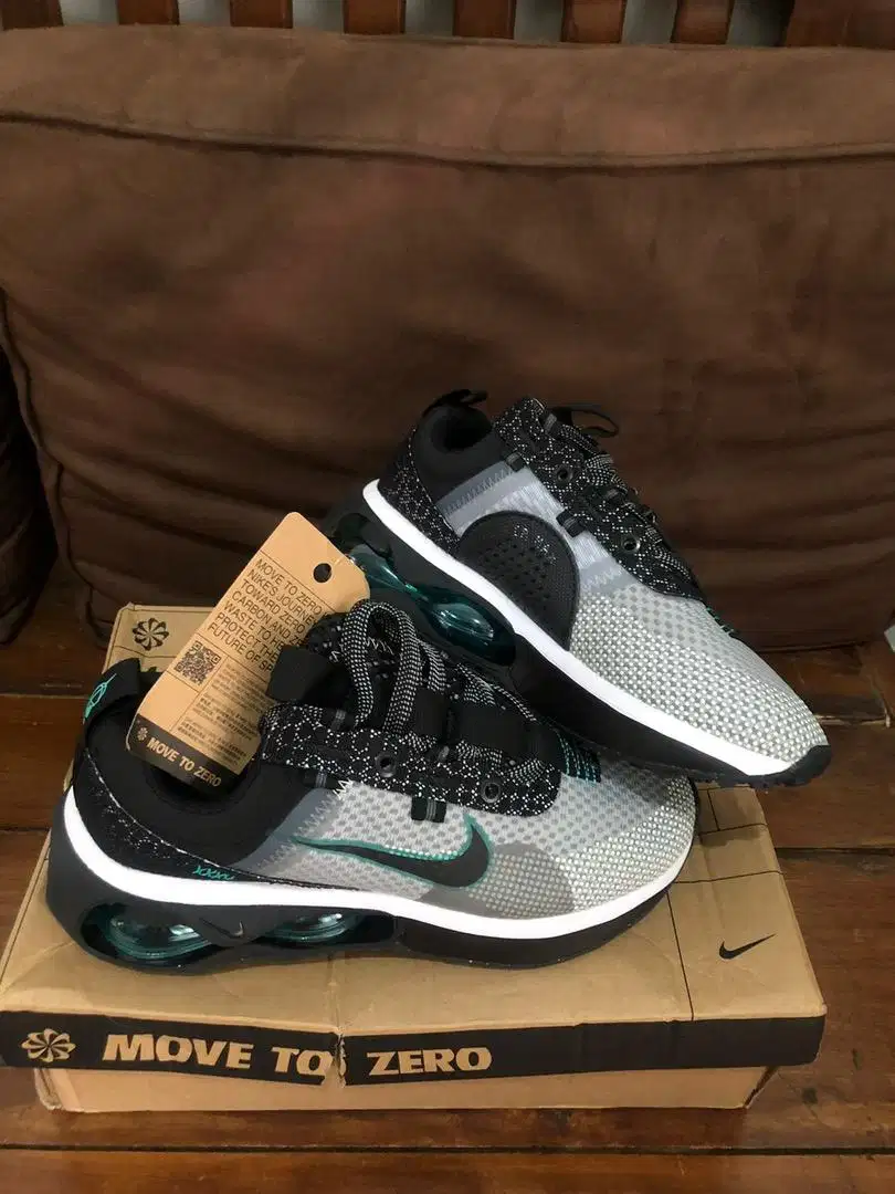 Sepatu Running NKE Zoom Size 40