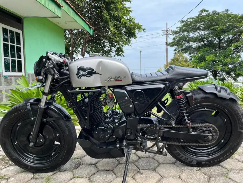 YAMAHA BYSON CUSTOM CAFERACER