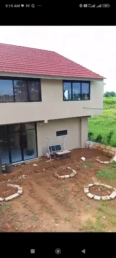 Dijual Rumah 2 Lantai LT 442m2 LB 180m2 tanah masih luas ada gudang