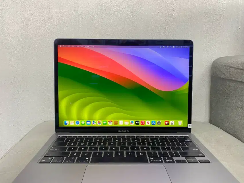 MACBOOK  AIR 2020 13 INCH M1 8/128GB SECOND LIKE NEW!