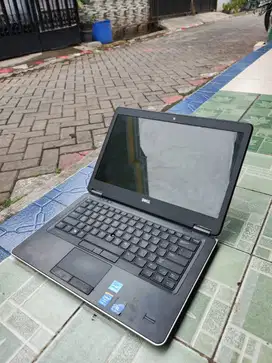 Laptop Dell Latitude E7250 Core i5 Batre Awet. Serbaguna (Siap Pakai)