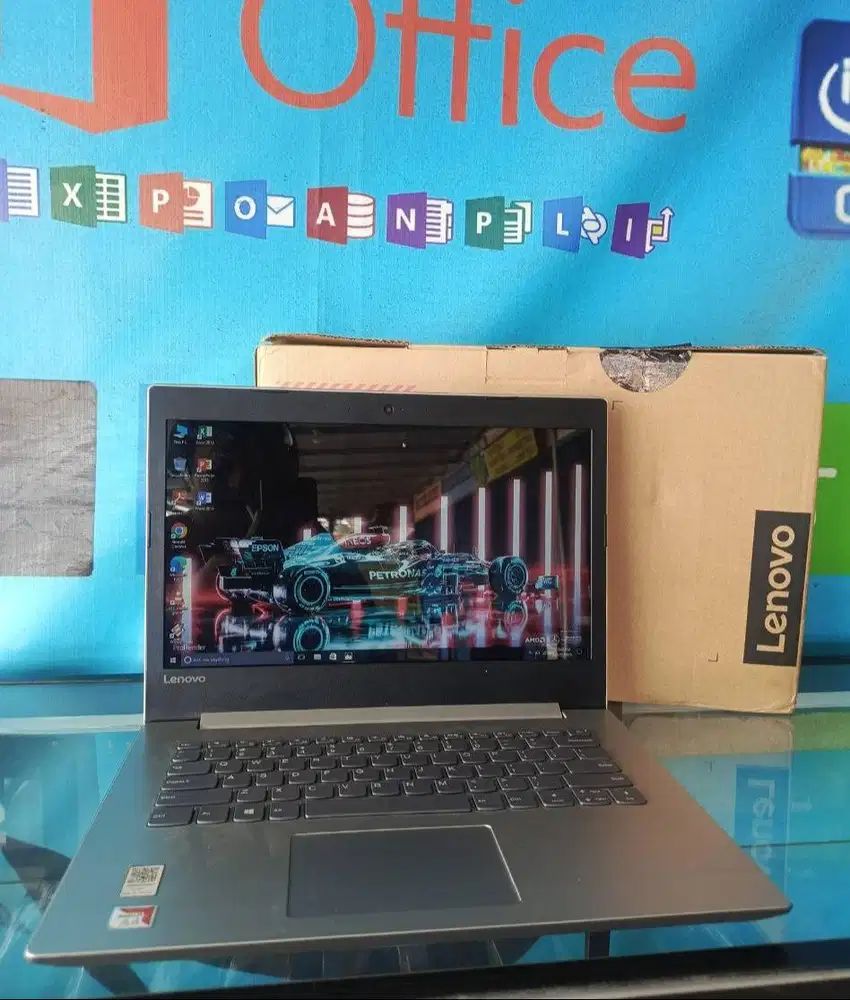 Lenovo ideapad 330-14ast Amd A4-9125 SSD 256 GB