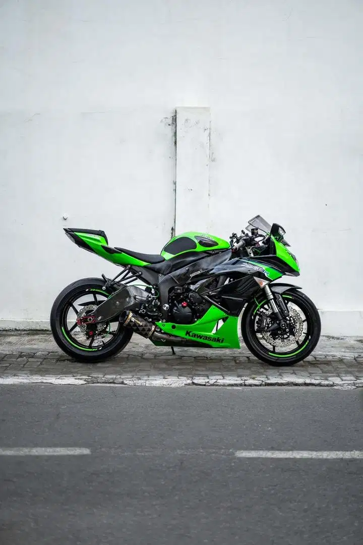 GOOD DEAL Kawasaki Ninja ZX6r Green Th. 2012 Terawat