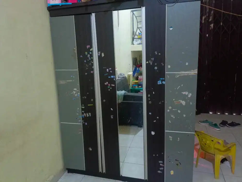Lemari baju jual cepat