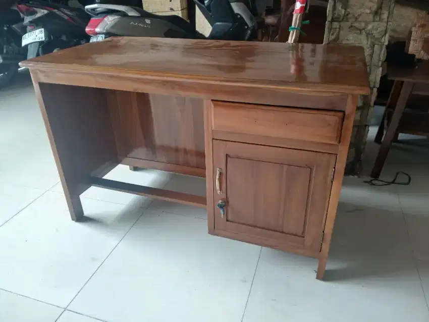 Meja Kantor Jati Jepara