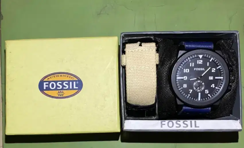 Jam tangan pria merk fossil