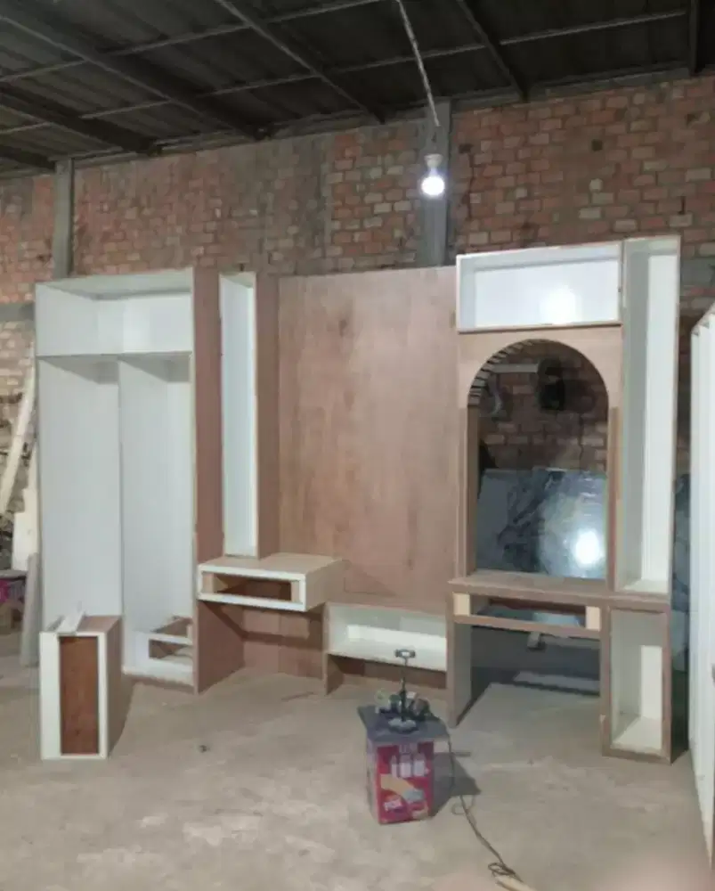 Tukang furniture HpL,Tukang cat Duco,Tukang kayu,dll