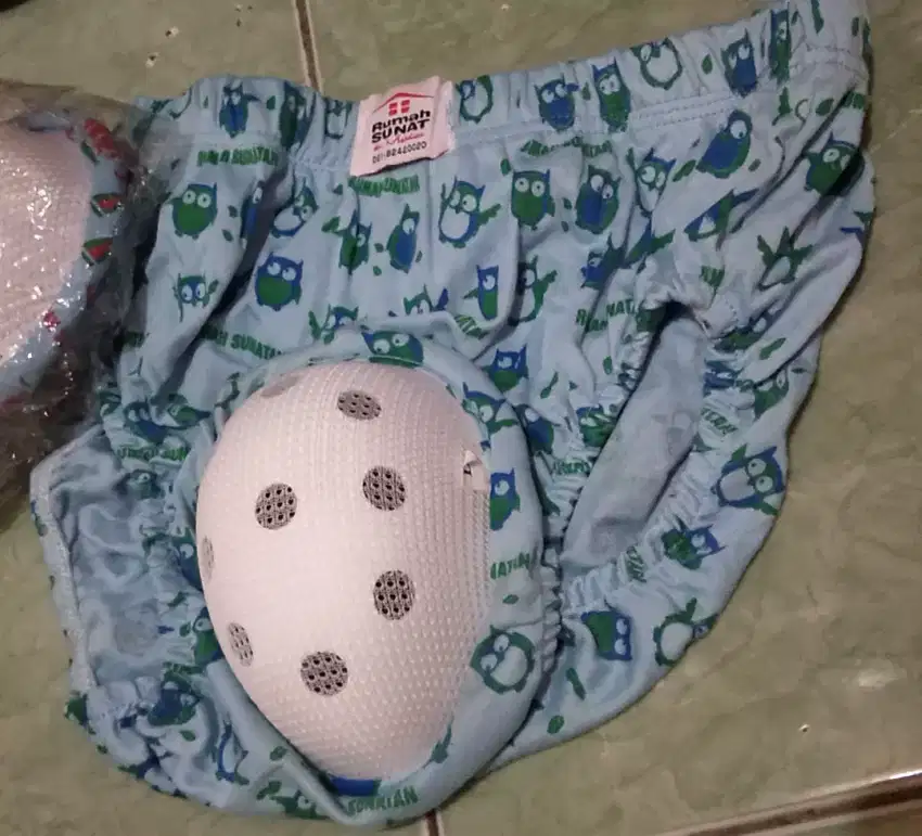 CELANA BATOK SUNAT KAIN DAN PLASTIK
