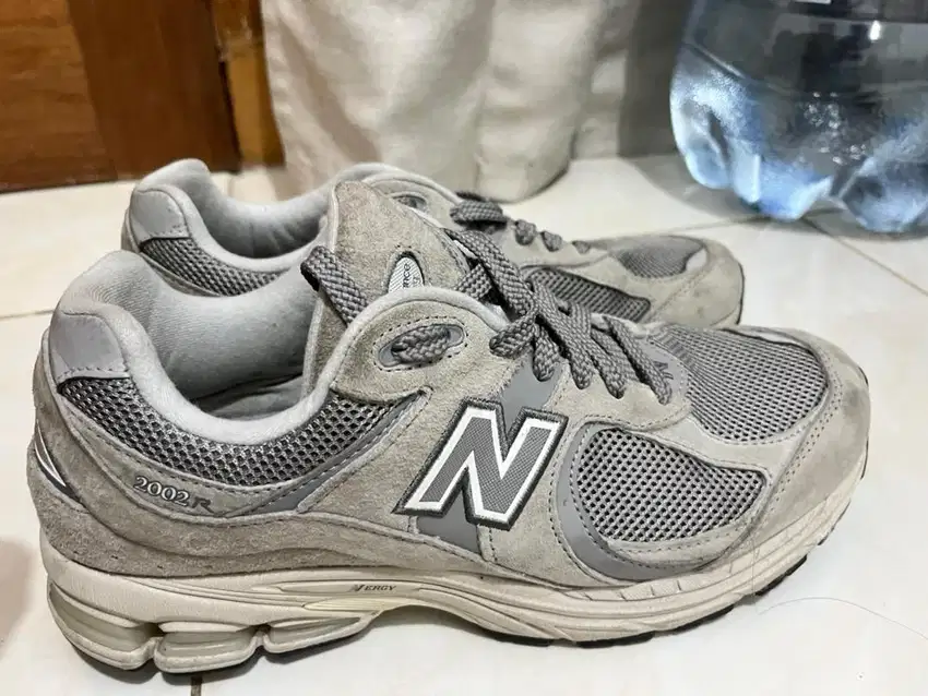 NEW BALANCE 2002R WITH BOX GREY PIG SKIN