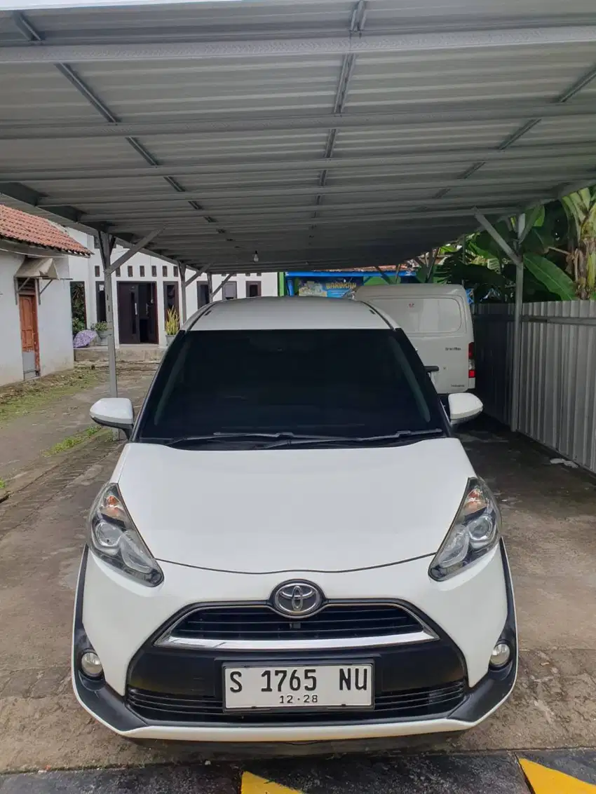 Jual Toyota Sienta G CVT Putih 2016