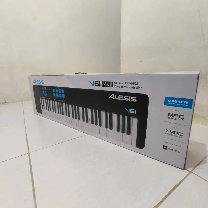 ALESIS V61 MK2 - MIDI KEYBOARD CONTROLLER - KONDISI 95%