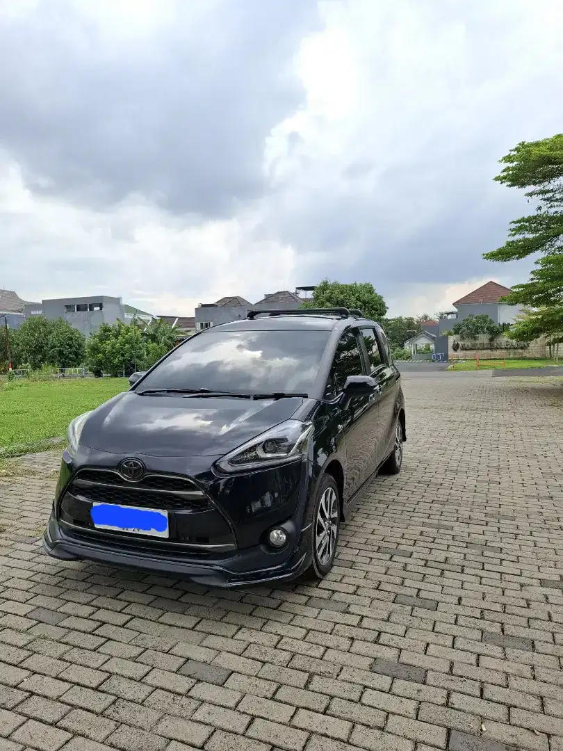 Toyota Sienta 1.5 Q Automatic