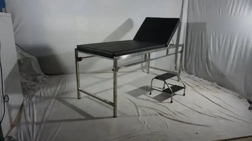 MEJA PERIKSA PATEN STAINLESS