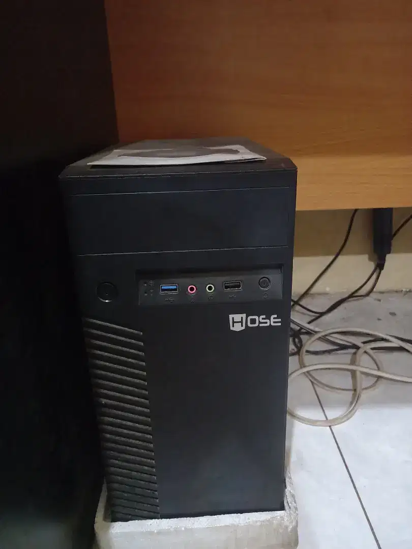 PC komputer AMD Ryzen 5 5600G with Radeon Graphics 3.90 GHz