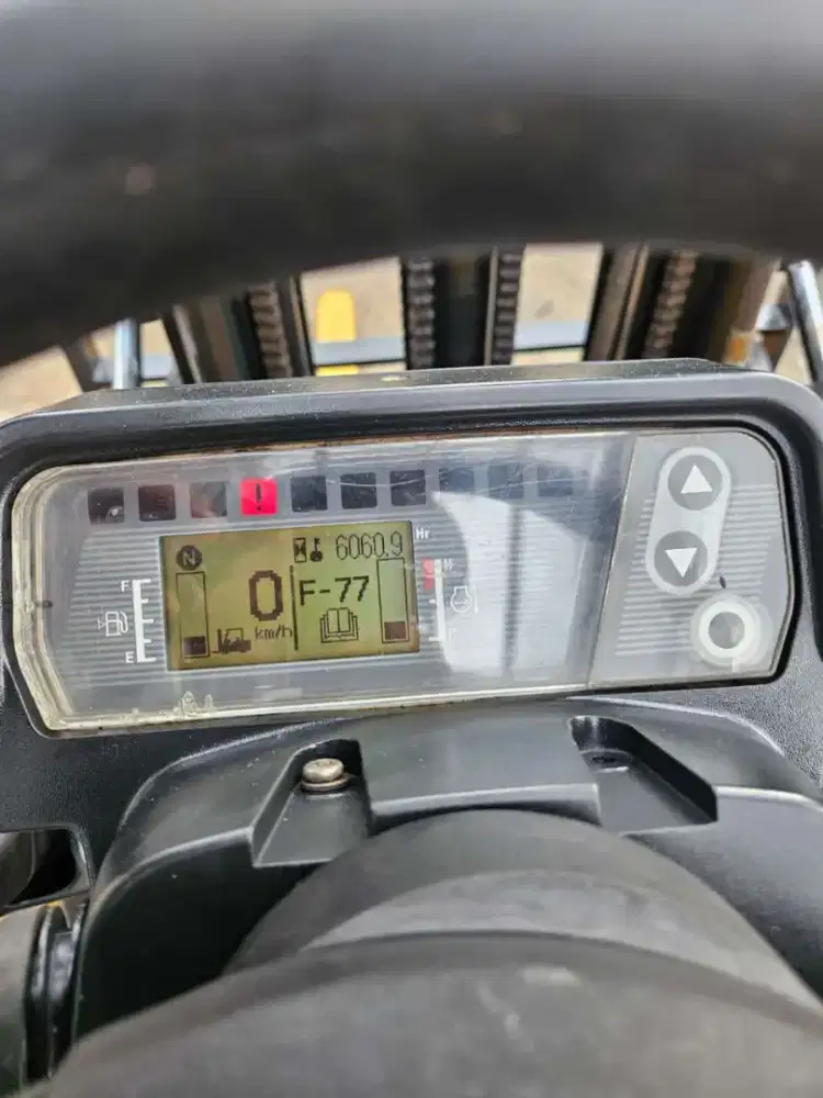 Forklift Caterpillar 2,5 ton murah