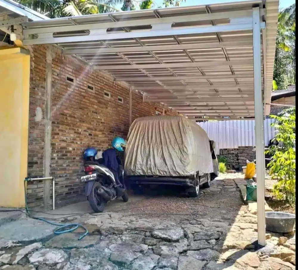 Kanopi baja ringan minimalis untuk teras rumah terpasang