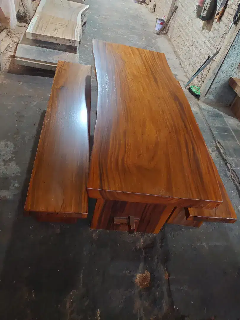 Meja solid trembesi/ meja trembesi/meja kayu/ meja cafe