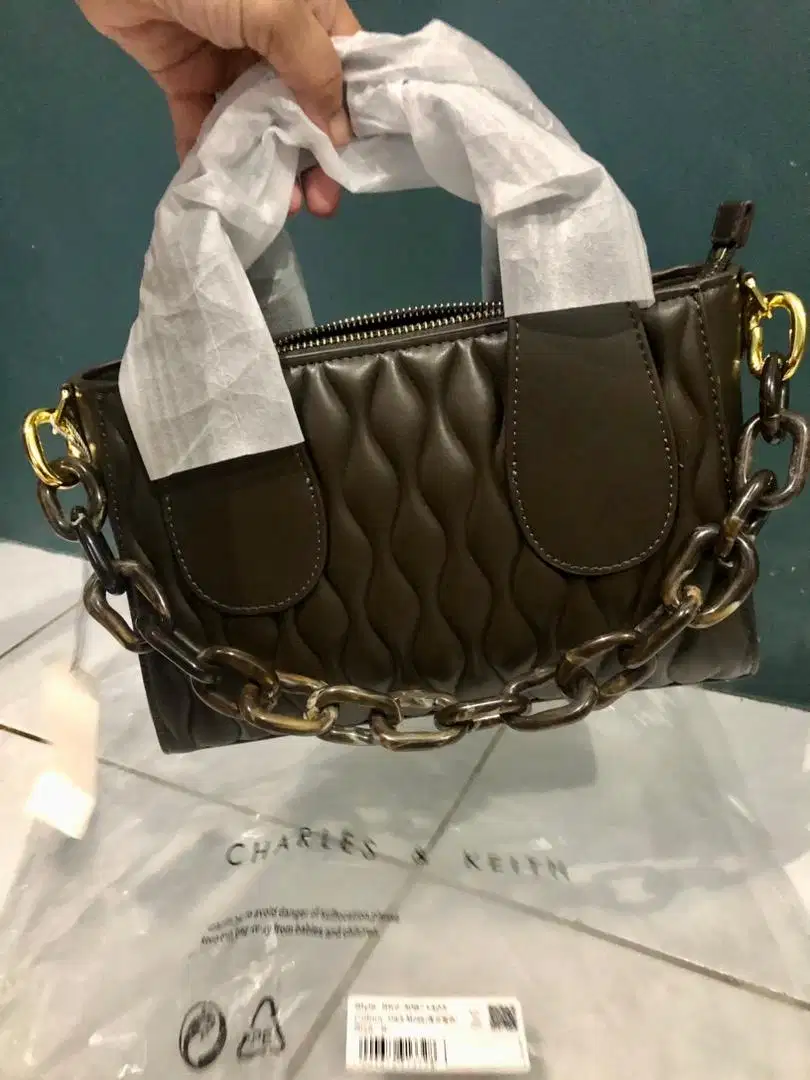 Tas Selempang Charles & Keith Dark Smoke