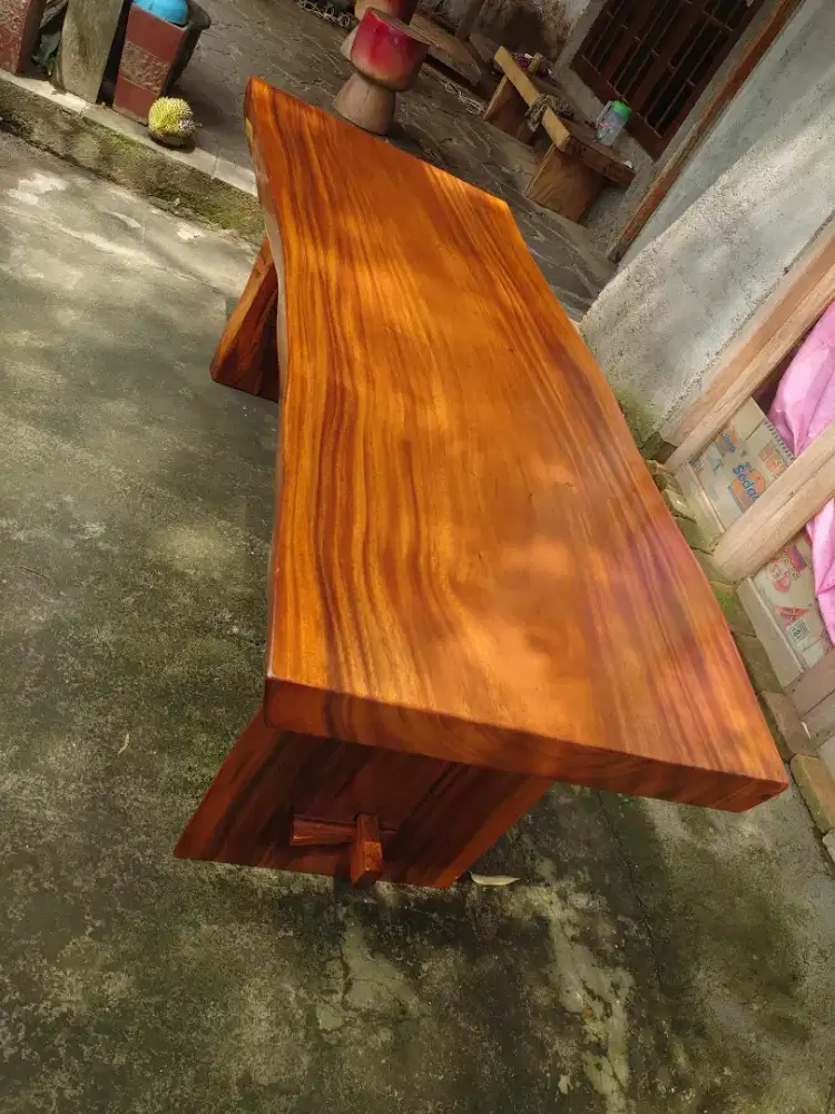 Meja cafe/ meja resto/ meja trembesi/ meja solid/ meja makan