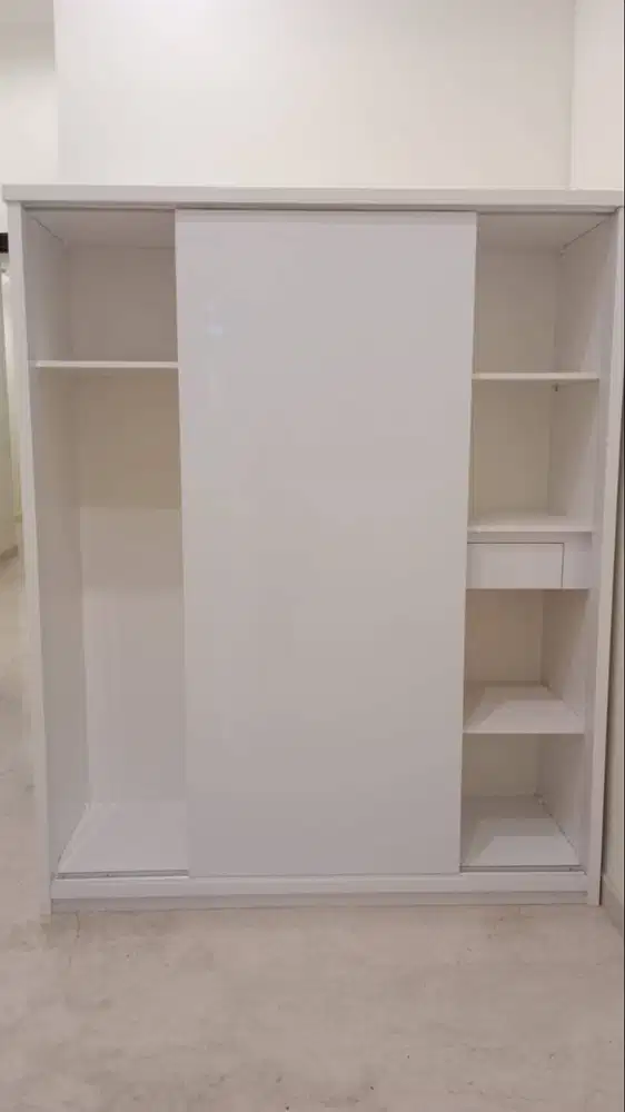 Lemari Pakaian 2 Pintu Warna Putih