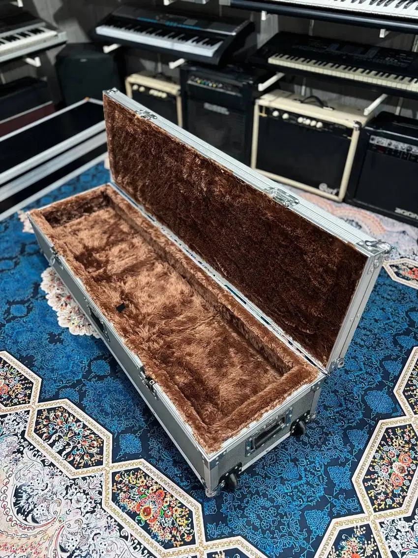 Hardcase Flightcase Keyboard Synthesizer