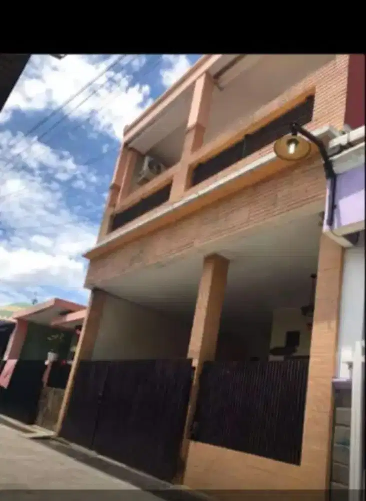 DIJUAL RUMAH LOKASI STRATEGIS SIAP HUNI