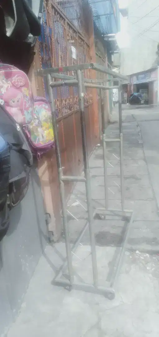 Gantungan baju stenlis muat byk cocok utk pedagang pakaian dll cpt dpt