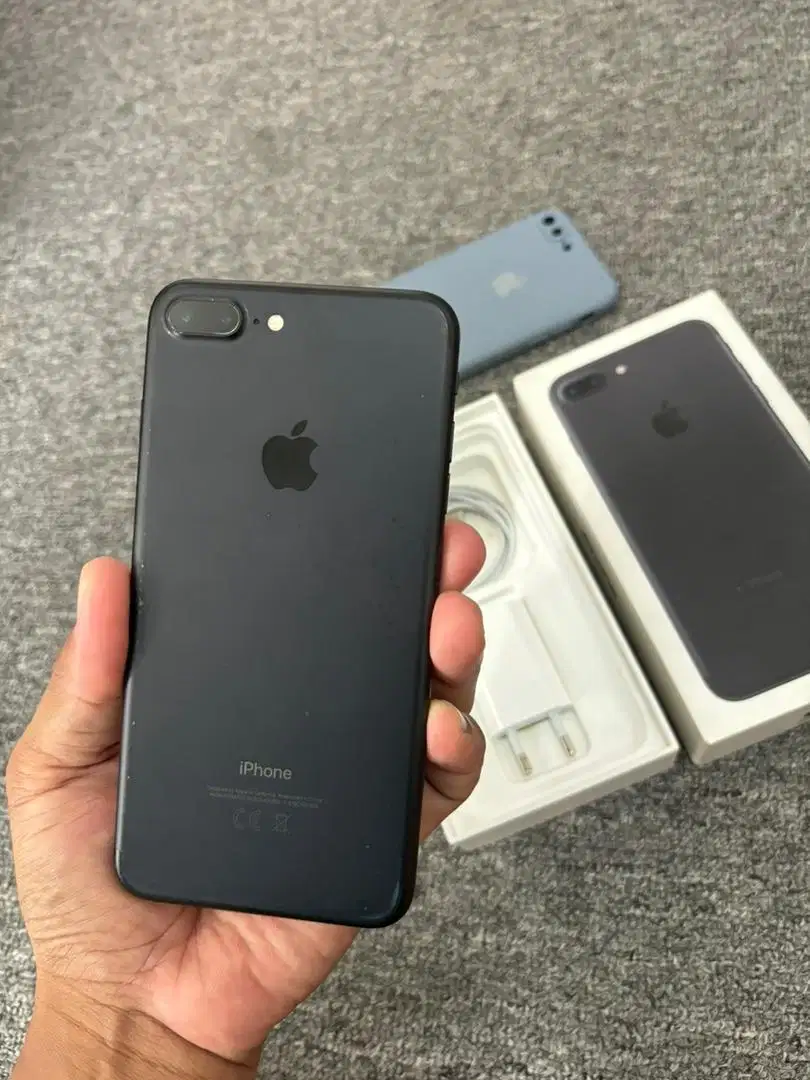 Iphone 7 plus 128gb black Resmi iBox Fullset SEMUA NORMAL Bjm Murah