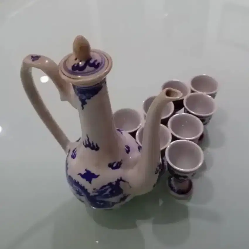 Satu Set Teko Keramik Antik