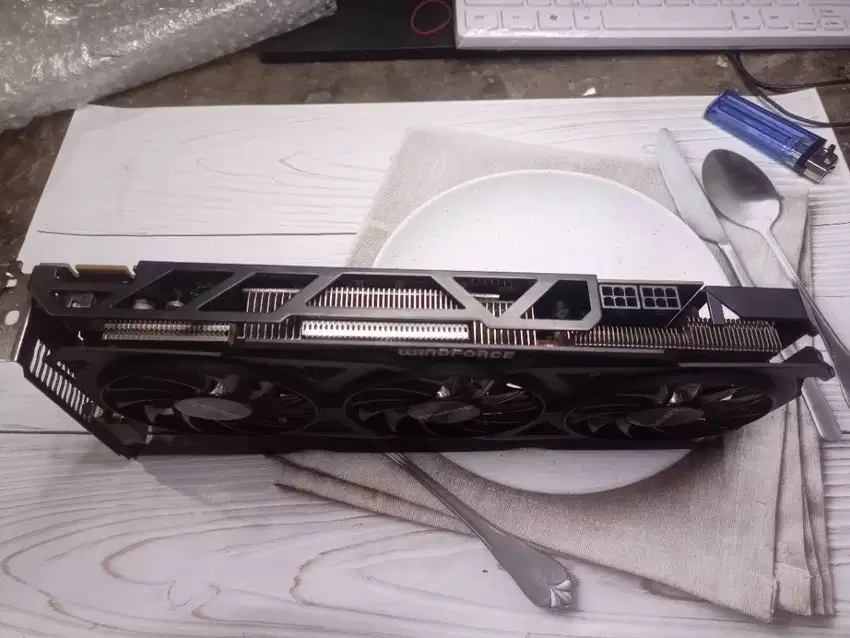 VGA PCI X GIGABYTE GV-R927XOC-2GD AMD Radeon R9 270X GPU