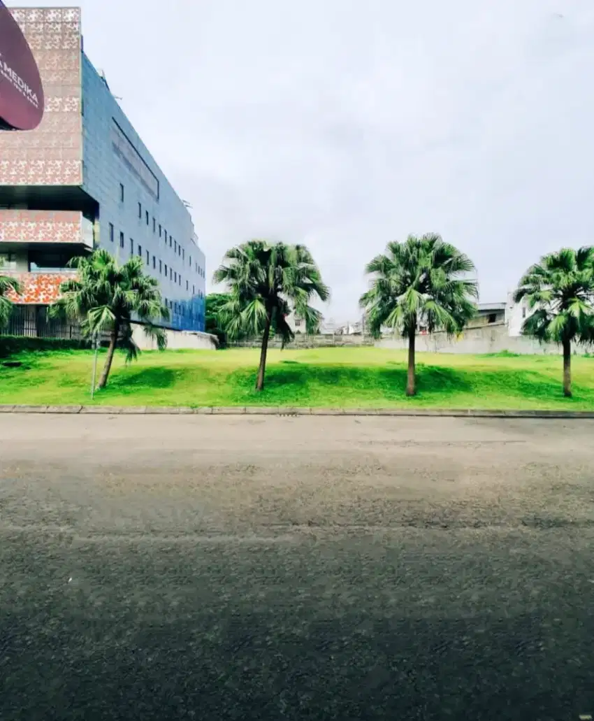 Kavling keren bentuk kotak sangat strategis di boulevard Bintaro Jaya