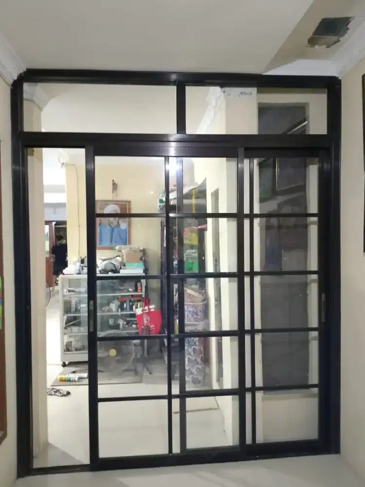 Partisi pintu kusen aluminium