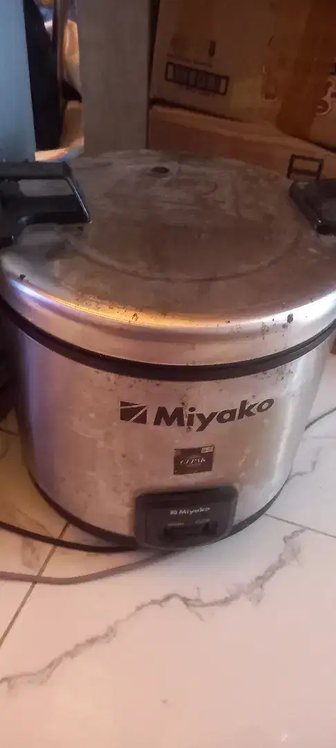 Magicom rice cooker miyako 6 liter besar