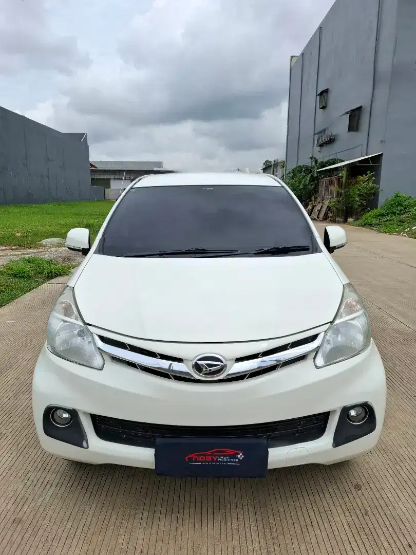 Xenia 1.3 R deluxe Mt 2014 putih