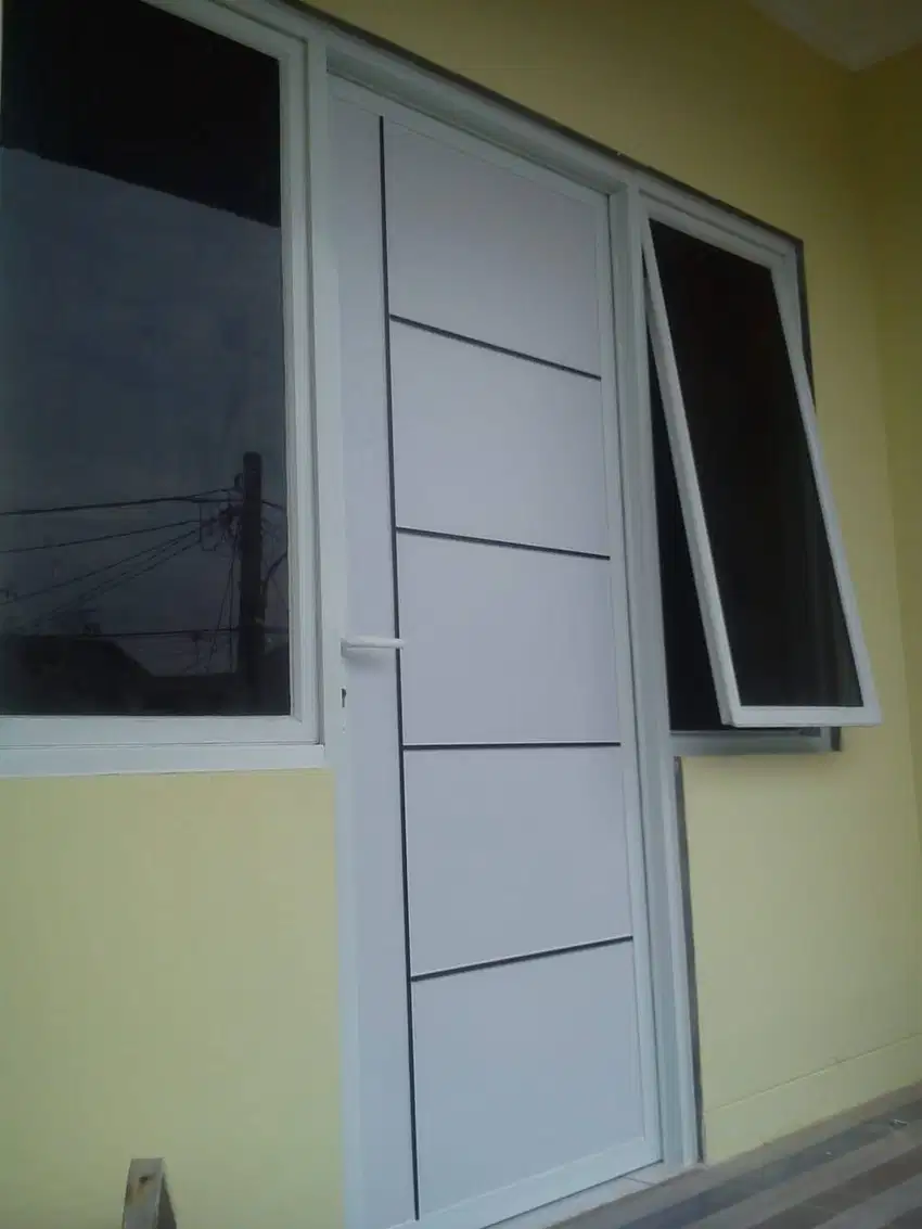 Pasang Sekat Partisi Gypsum Kusen Alumnium kaca Mamer Moulding PVC WPC