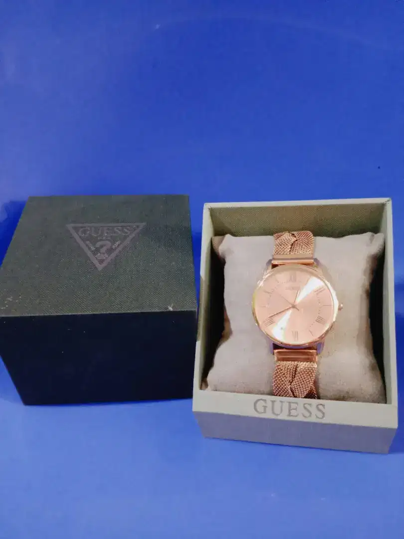 Jam tangan GUESS wanita