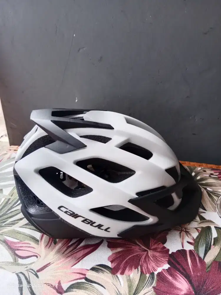 Helm sepeda chairbull second