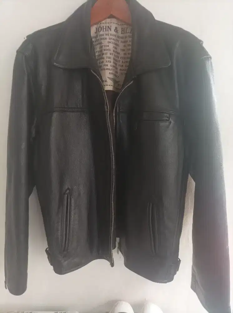 Jaket kulit John & Bill